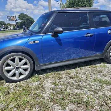 2009 MINI Cooper Cooper Hatchback 2D