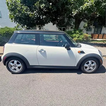 2009 MINI Cooper Cooper Hatchback 2D