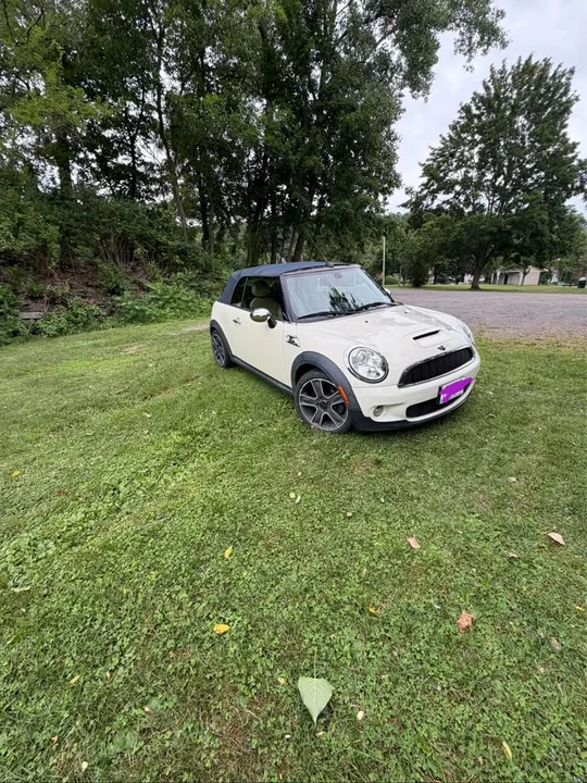 2009 Mini Mini 2nd Gen - Image 2 of 17