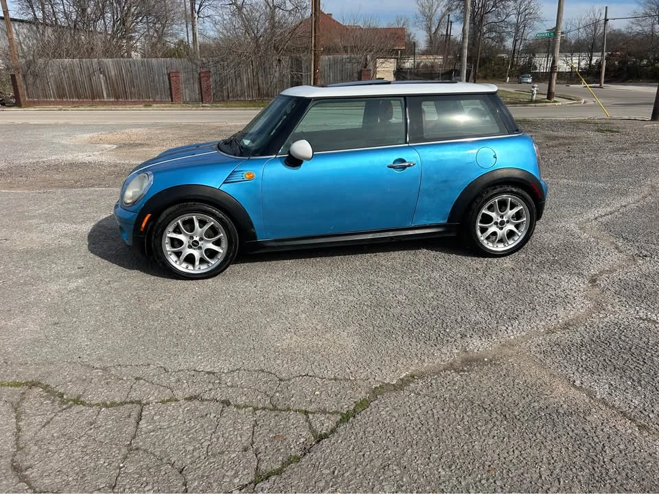 2009 Mini Mini 2nd Gen - Image 2 of 12