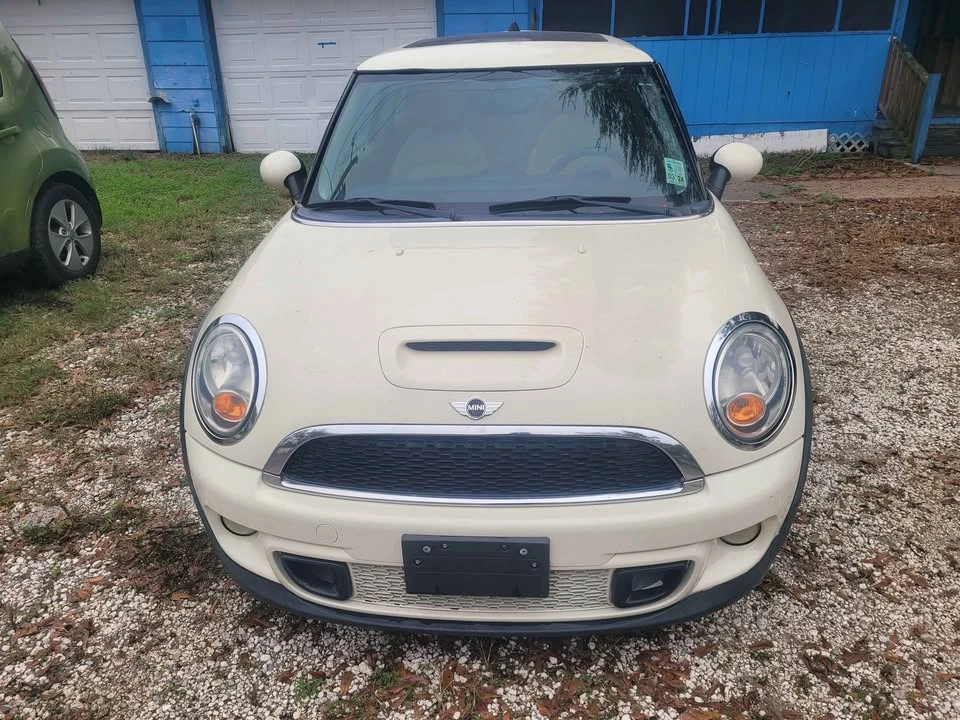 2009 Mini Mini 2nd Gen - Image 2 of 6