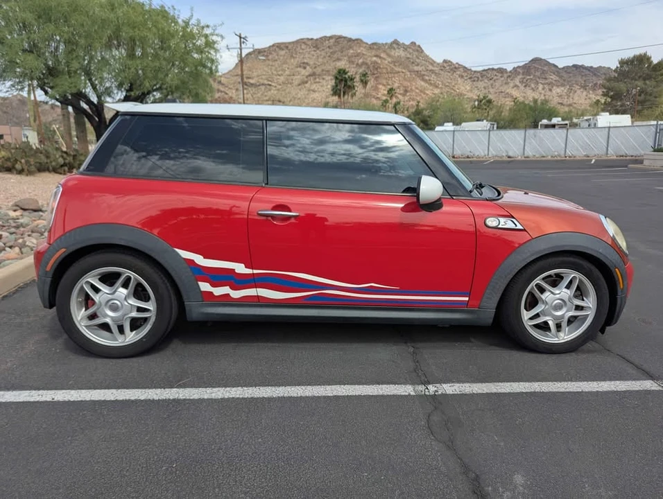2009 Mini Mini 2nd Gen - Image 2 of 12