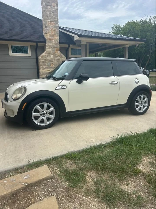 2009 Mini Mini 2nd Gen - Image 2 of 18