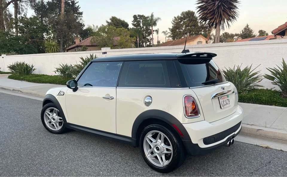 2009 Mini Mini 2nd Gen - Image 4 of 12
