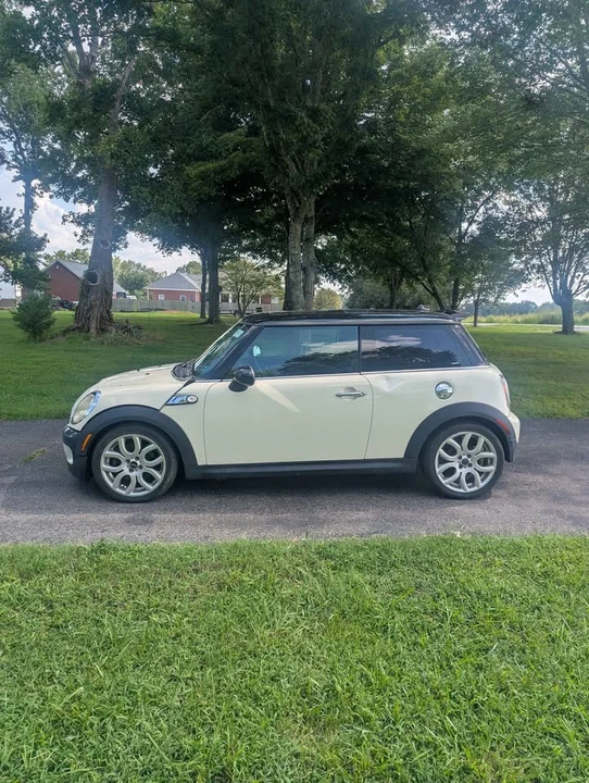 2009 Mini Mini 2nd Gen - Image 2 of 8