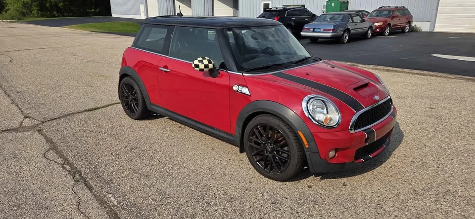 2009 Mini Mini 2nd Gen - Image 2 of 9