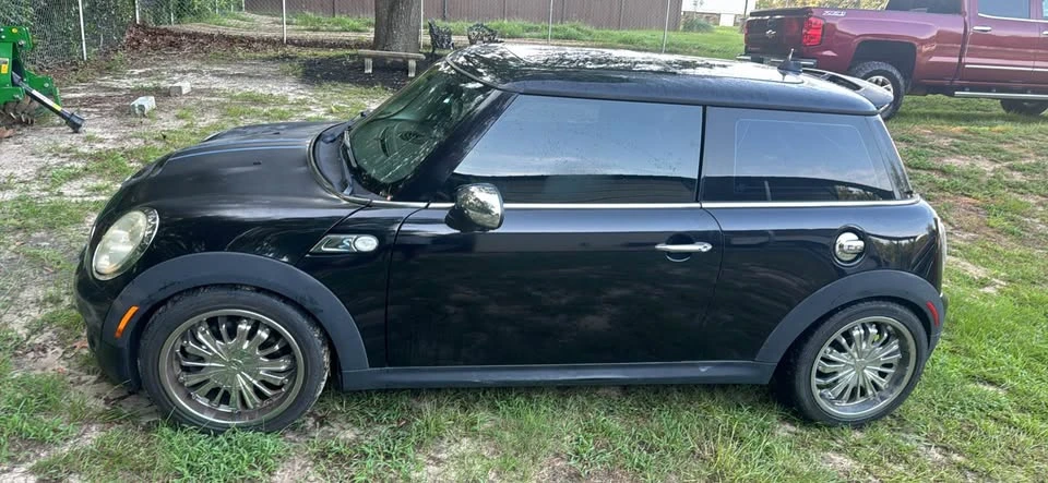 2009 Mini Mini 2nd Gen - Image 2 of 4