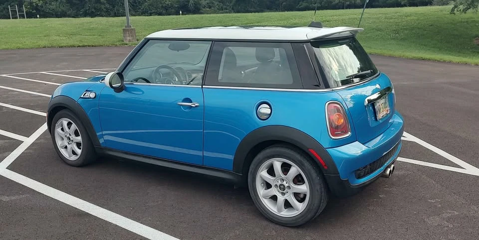 2009 Mini Mini 2nd Gen - Image 2 of 10