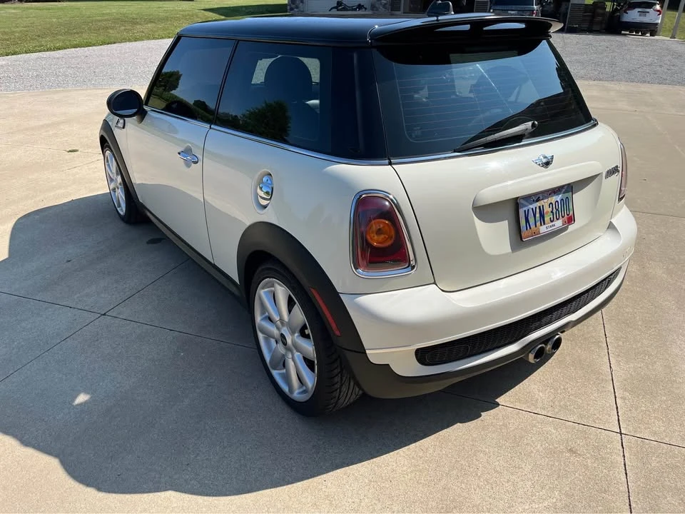 2009 Mini Mini 2nd Gen - Image 2 of 9