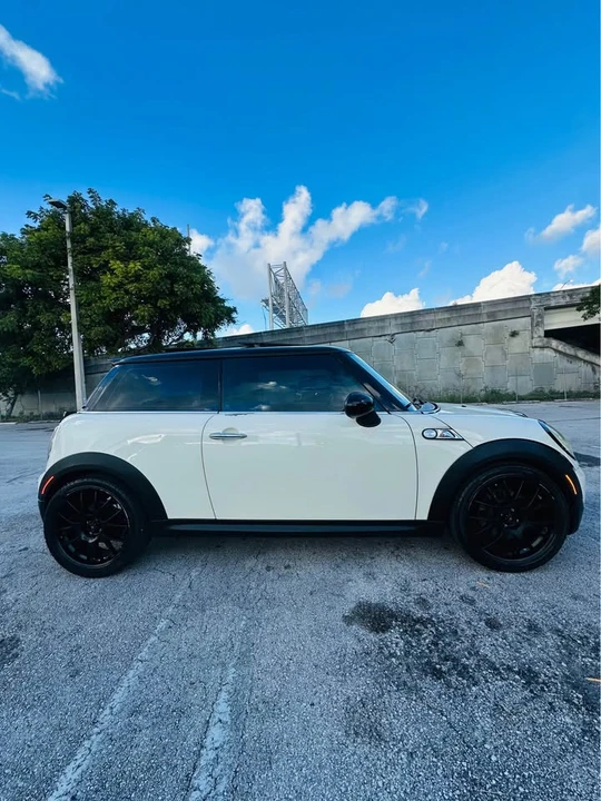 2009 Mini Mini 2nd Gen - Image 3 of 10
