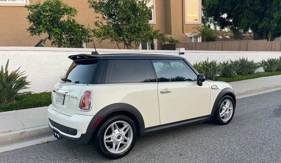 2009 Mini Mini 2nd Gen - Image 3 of 12