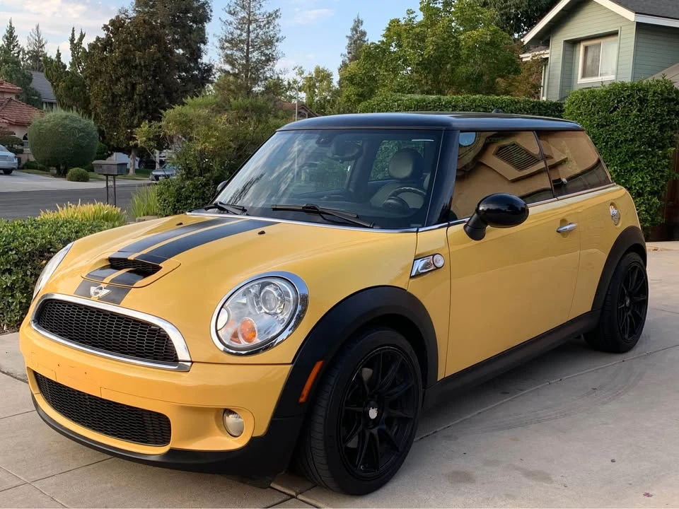 2009 Mini Mini 2nd Gen - Image 2 of 11