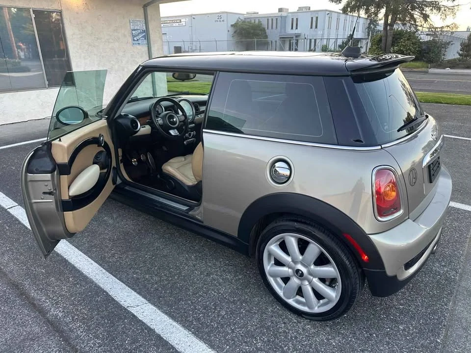2009 Mini Mini 2nd Gen - Image 9 of 17
