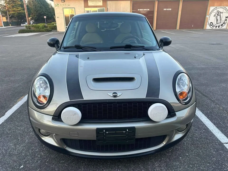 2009 Mini Mini 2nd Gen - Image 2 of 17