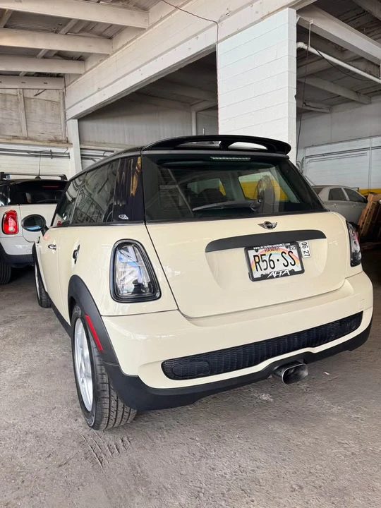 2009 Mini Mini 2nd Gen - Image 2 of 8