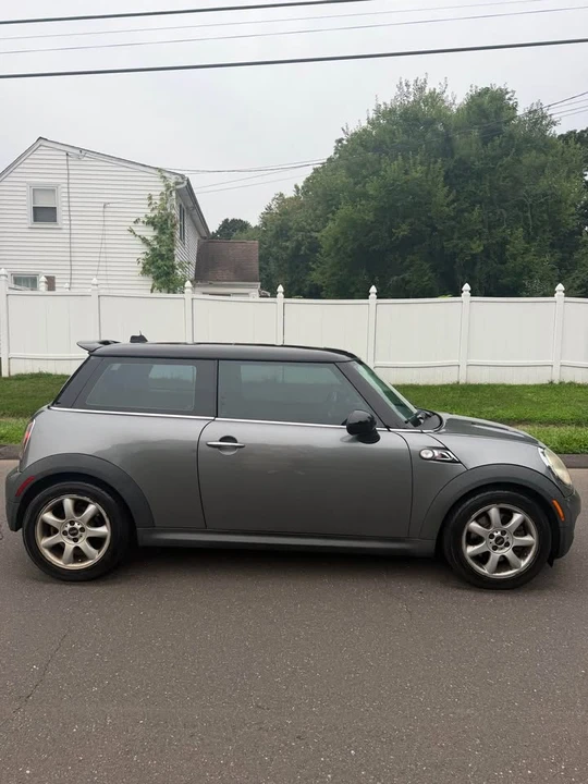 2009 Mini Mini 2nd Gen - Image 2 of 14