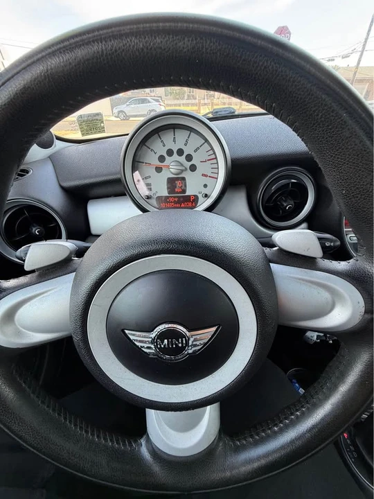 2009 Mini Coupe & Roadster - Image 8 of 11