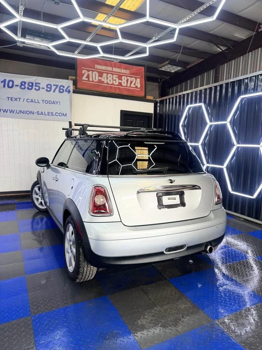 2009 Mini Mini 2nd Gen - Image 2 of 15