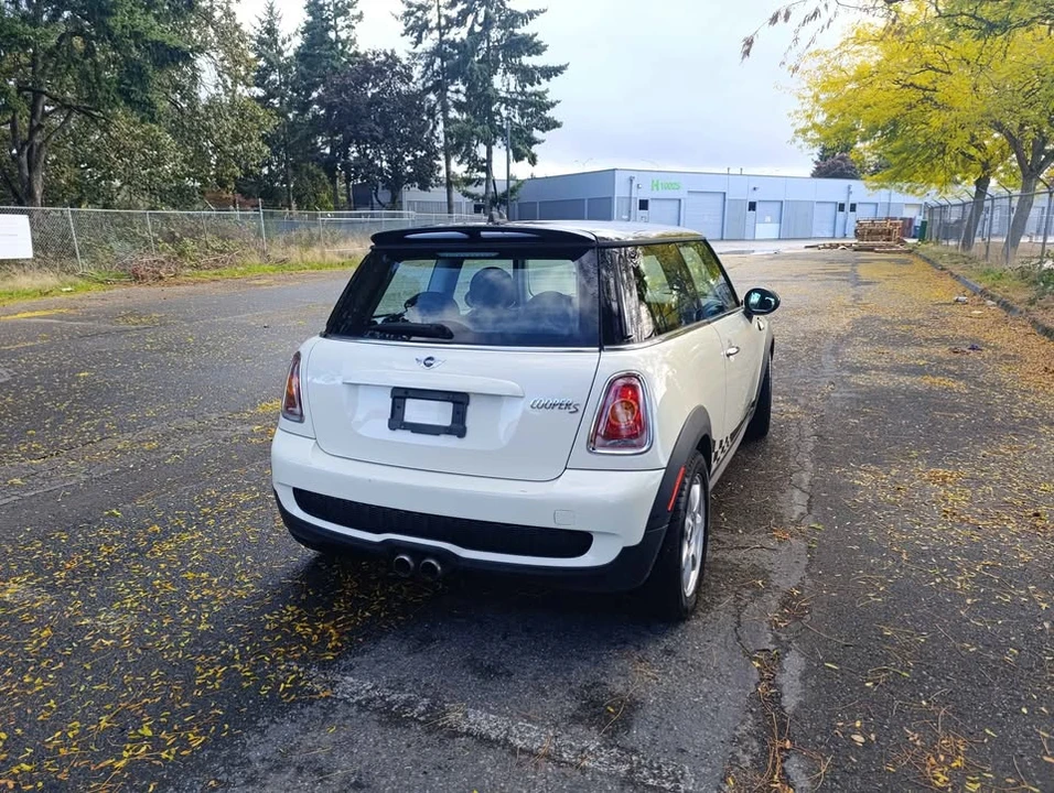 2009 Mini Mini 2nd Gen - Image 17 of 18