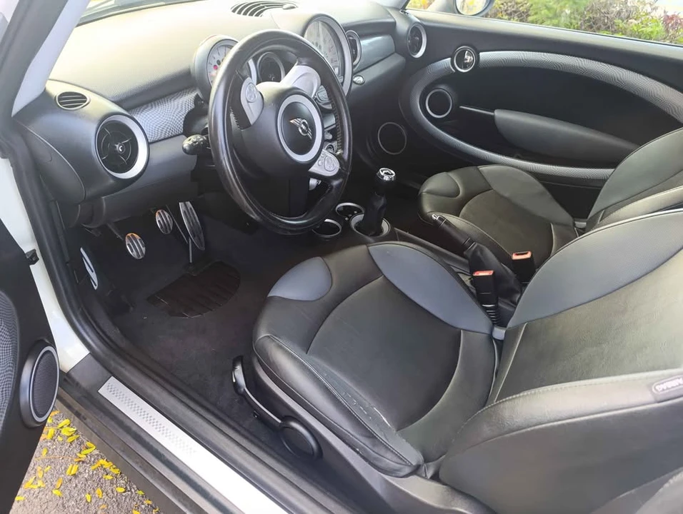 2009 Mini Mini 2nd Gen - Image 4 of 18