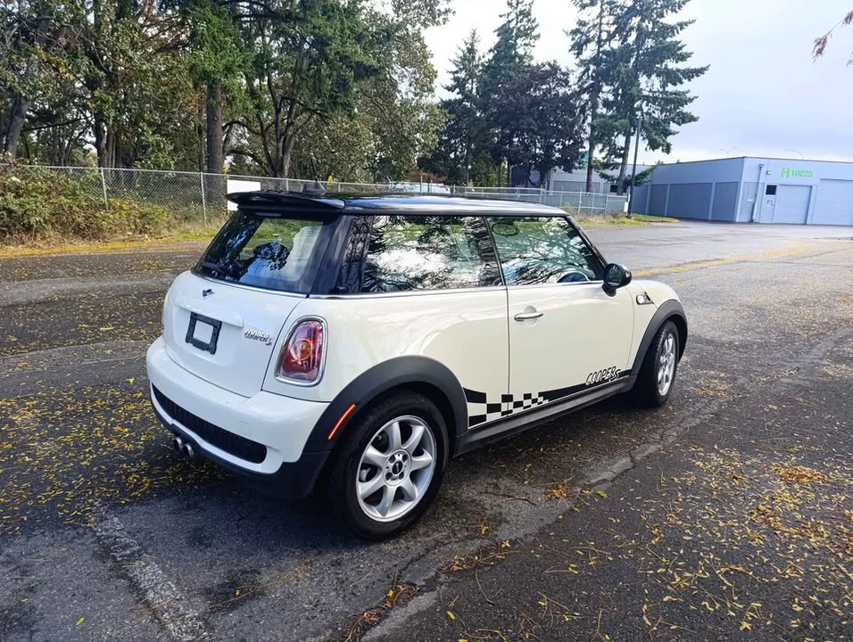 2009 Mini Mini 2nd Gen - Image 16 of 18