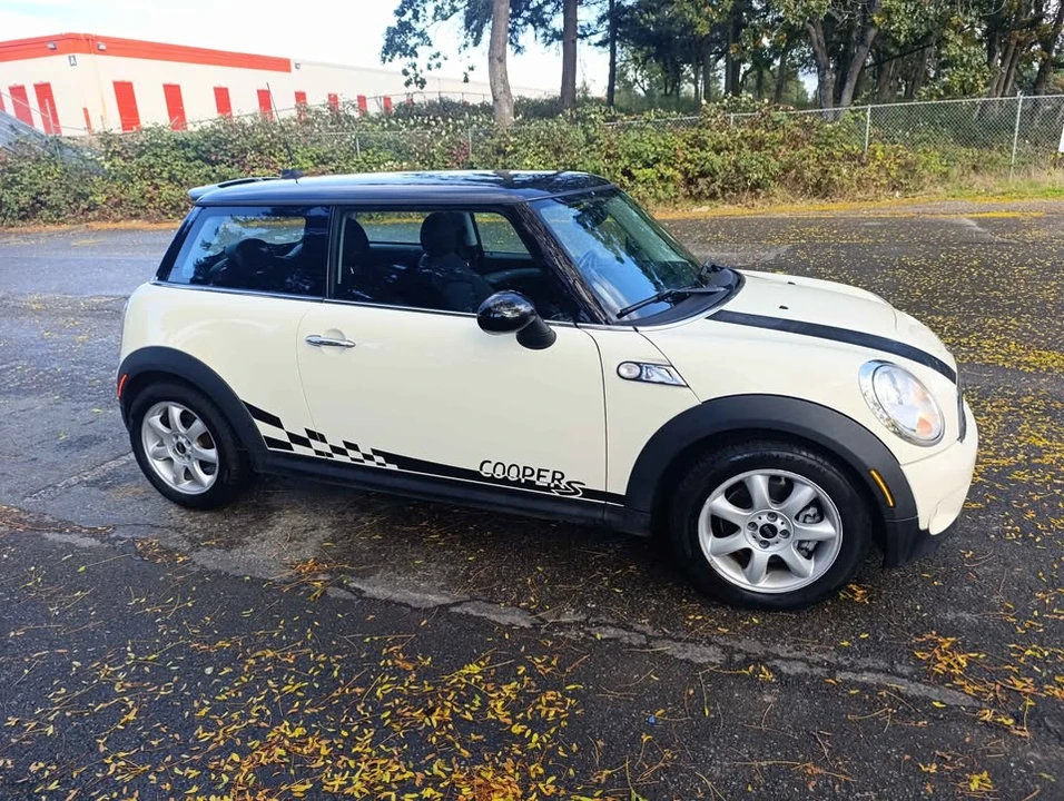 2009 Mini Mini 2nd Gen - Image 15 of 18