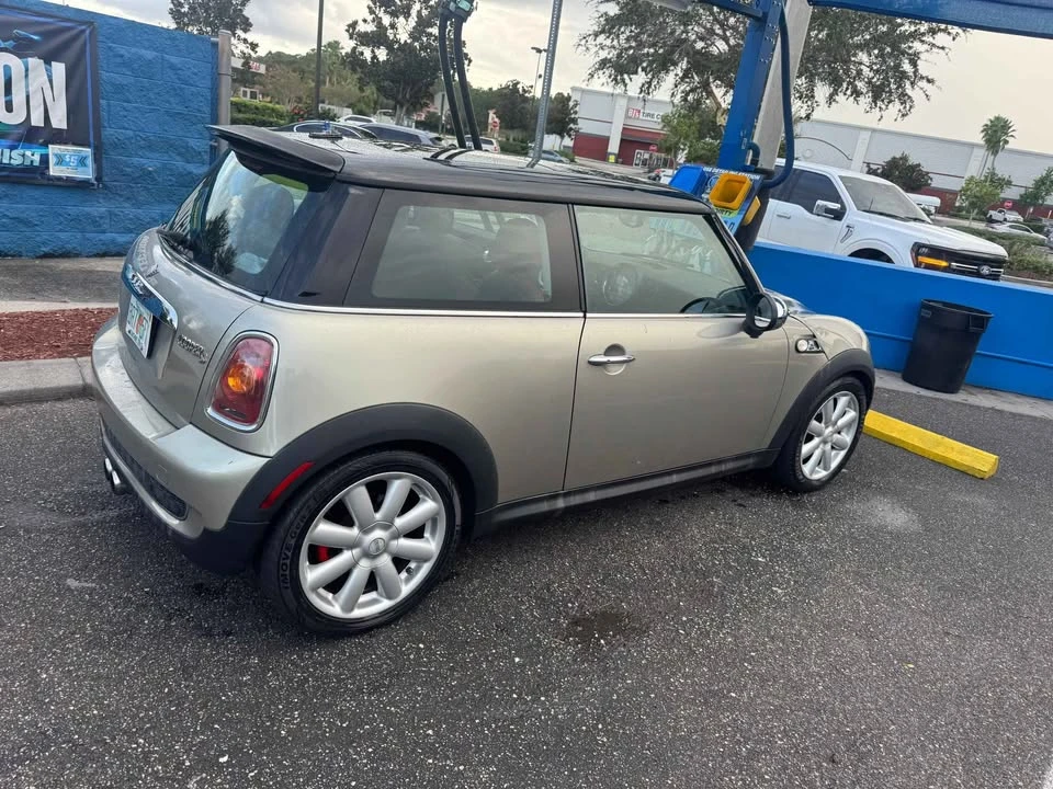 2009 Mini Mini 2nd Gen - Image 9 of 10