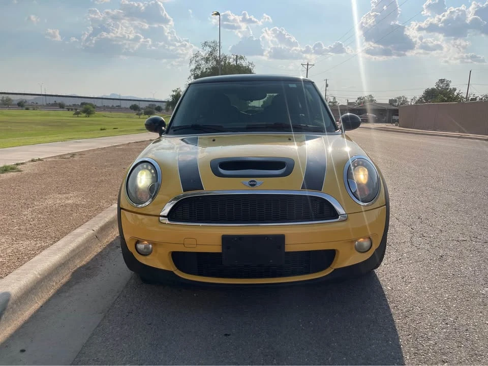 2009 Mini Mini 2nd Gen - Image 2 of 11