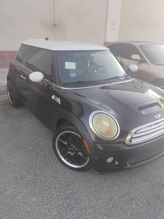 2009 Mini Coupe & Roadster - Image 4 of 8