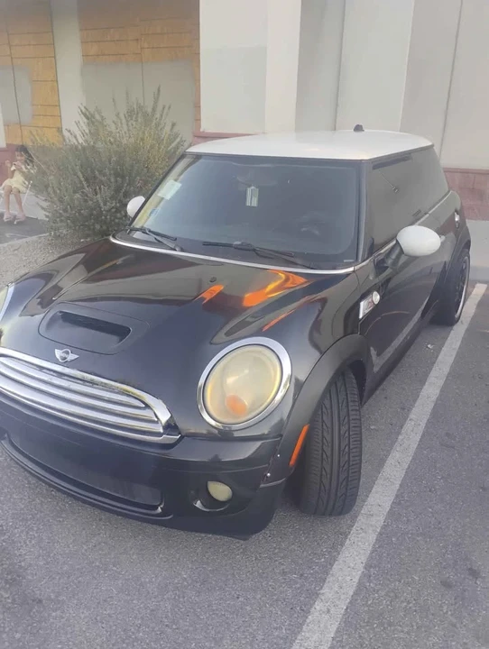 2009 Mini Coupe & Roadster - Image 5 of 8