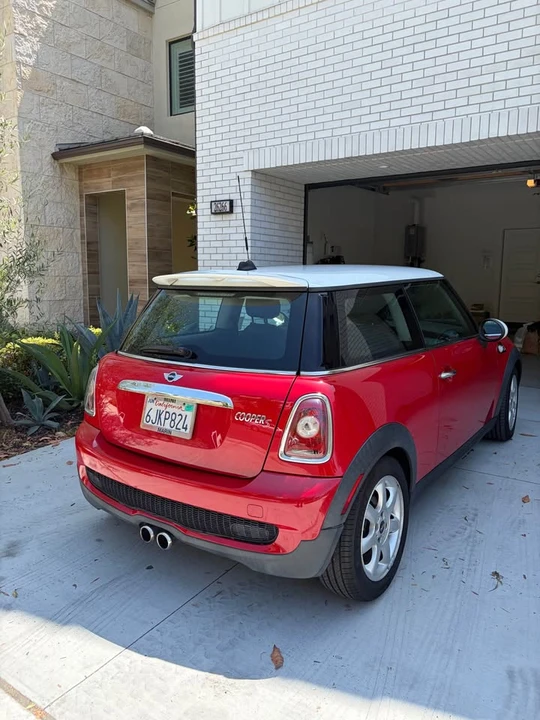 2009 Mini Mini 2nd Gen - Image 2 of 15