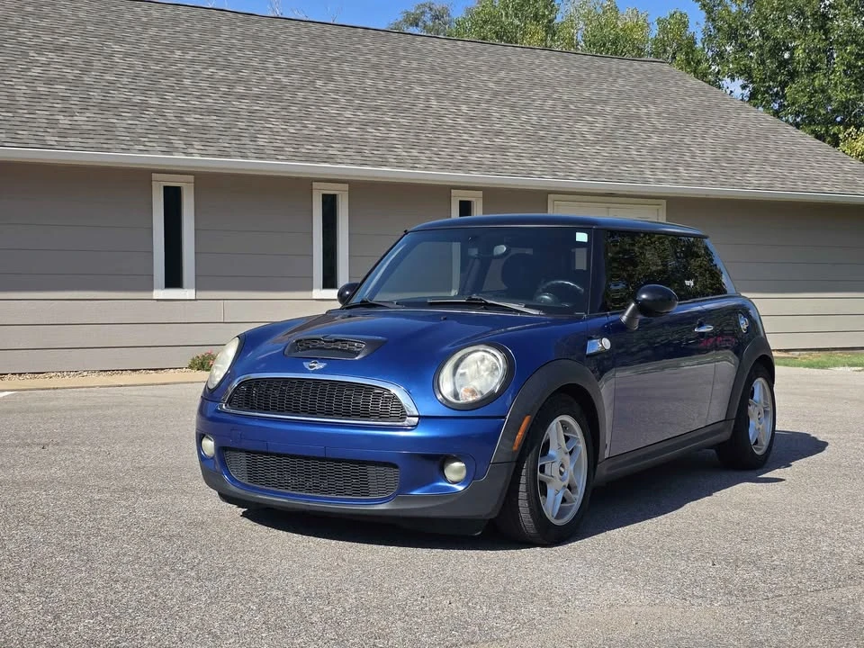 2009 Mini Mini 2nd Gen - Image 2 of 20