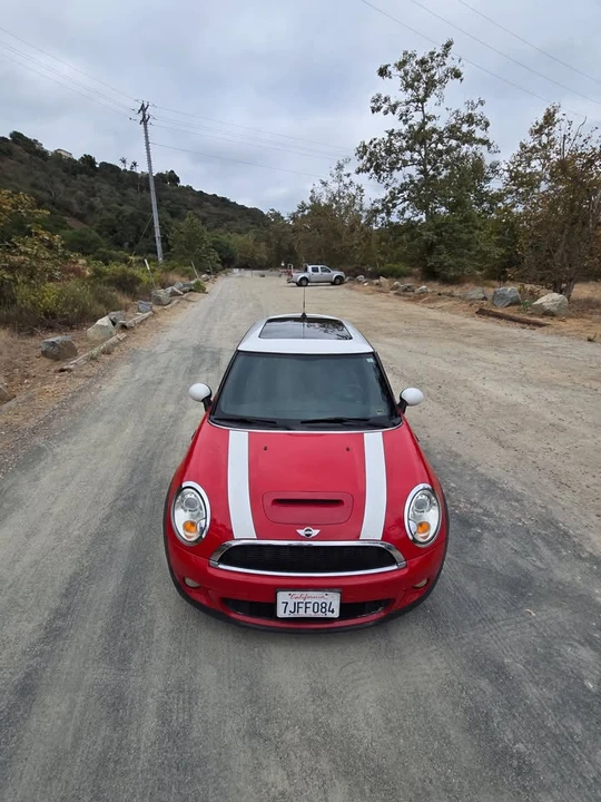 2009 Mini Mini 2nd Gen - Image 2 of 10