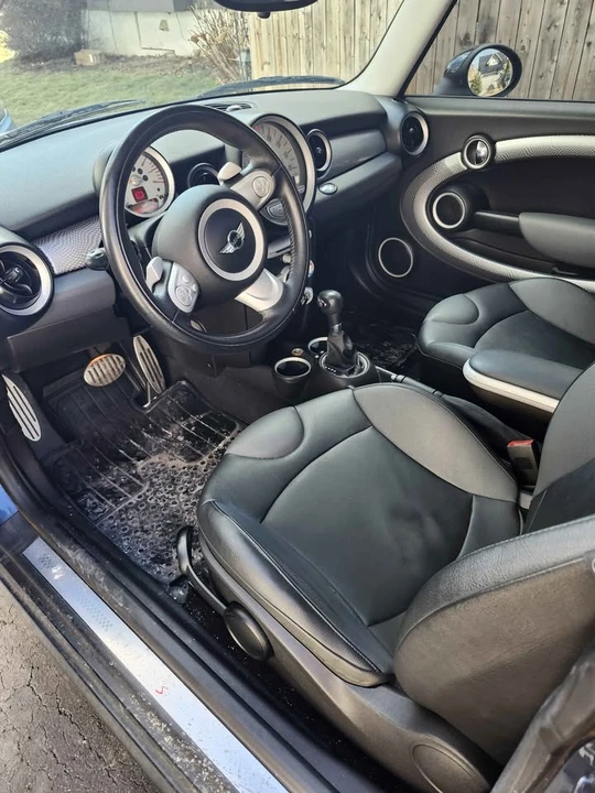 2009 Mini Mini 2nd Gen - Image 4 of 5