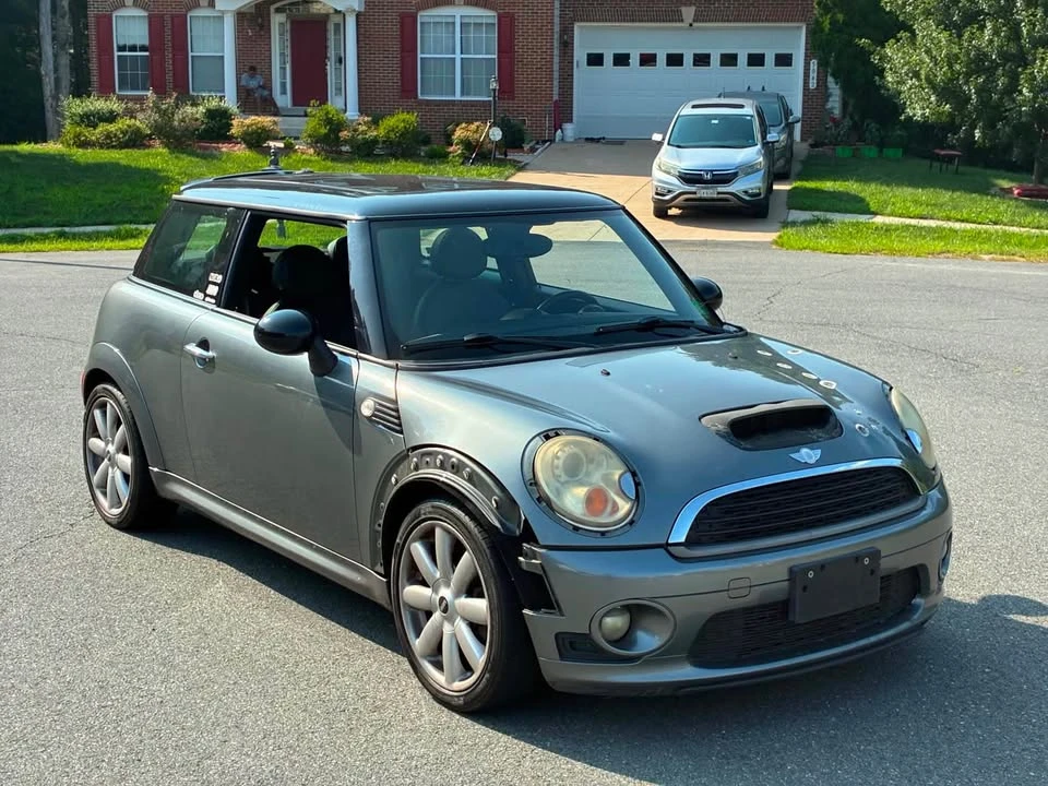2009 Mini Coupe & Roadster - Image 2 of 8