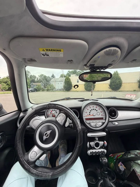 2009 Mini Coupe & Roadster - Image 10 of 10