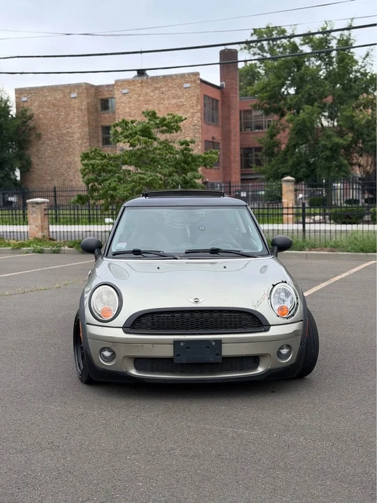2009 Mini Coupe & Roadster - Image 3 of 10