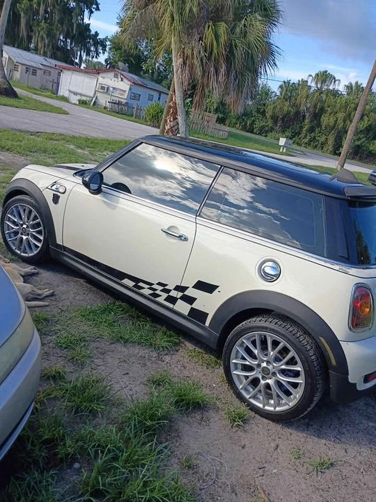 2009 Mini Coupe & Roadster - Image 3 of 10