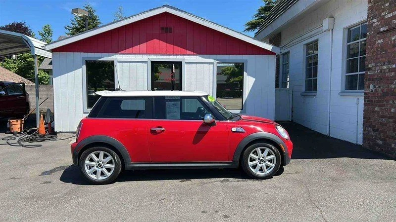 2009 Mini Mini 2nd Gen - Image 2 of 13