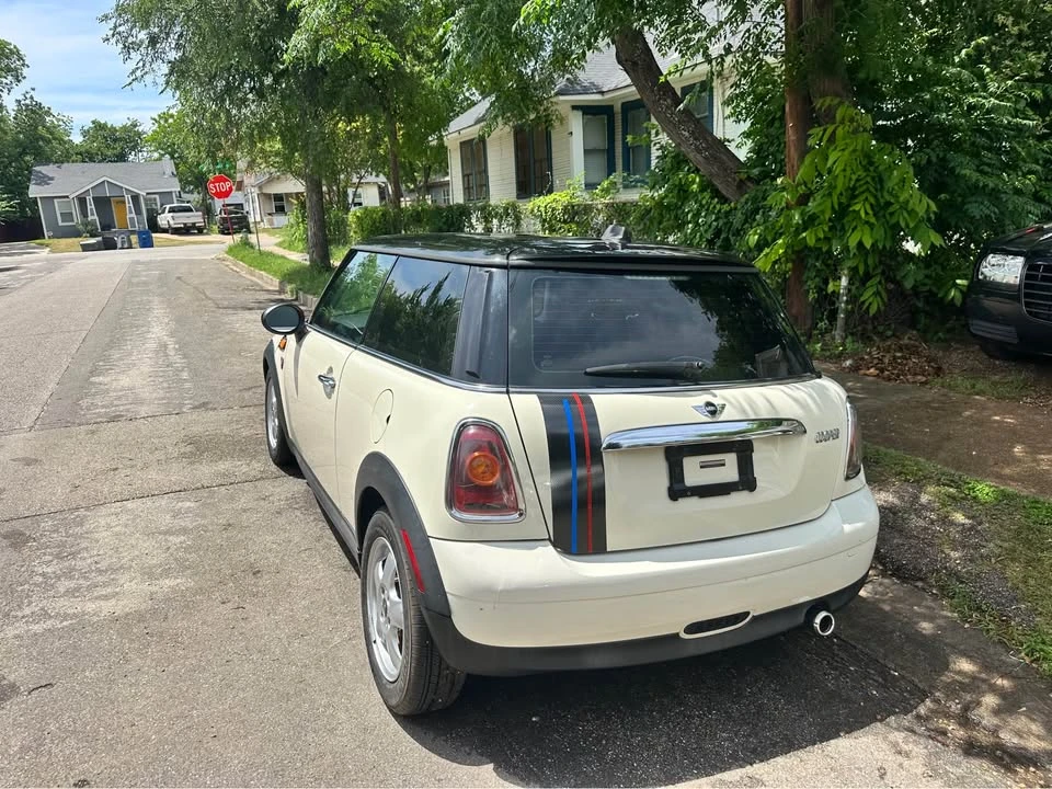 2009 Mini Mini 2nd Gen - Image 2 of 9