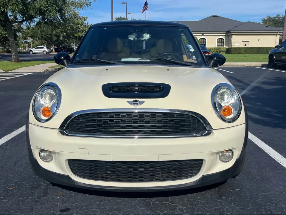 2009 Mini Mini 2nd Gen - Image 2 of 10