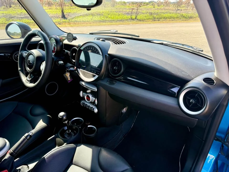 2009 Mini Mini 2nd Gen - Image 7 of 10