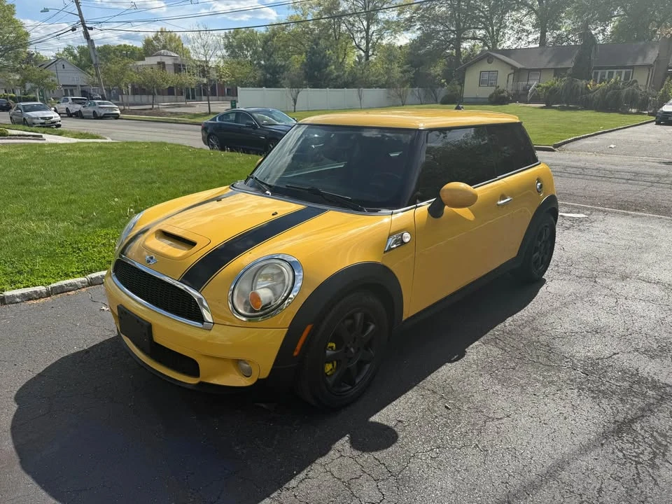 2009 Mini Mini 2nd Gen - Image 2 of 11