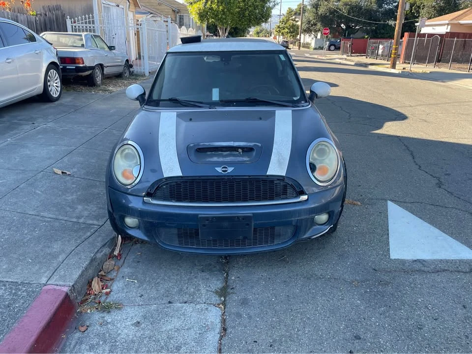 2009 Mini Mini 2nd Gen - Image 2 of 19