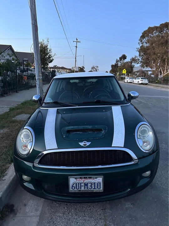2009 Mini Mini 2nd Gen - Image 2 of 3