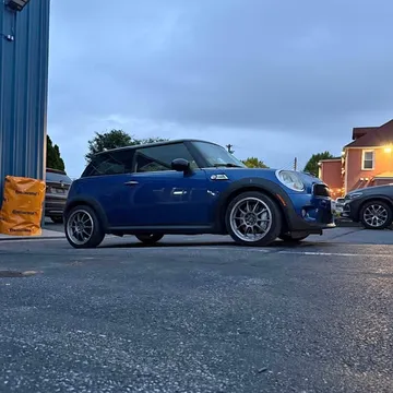 2009 MINI Hardtop 2 Door John Cooper Works Hatchback 2D