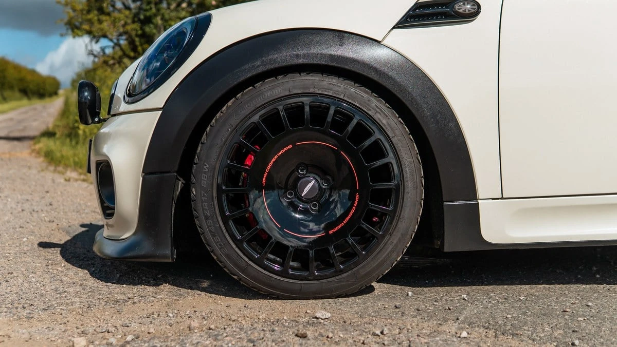 2009 Mini Mini John Cooper Works 2nd Gen - Image 24 of 31