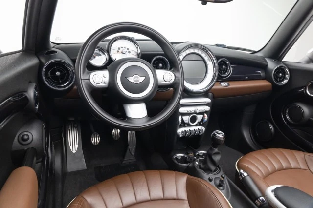 2009 Mini Mini 2nd Gen - Image 2 of 4
