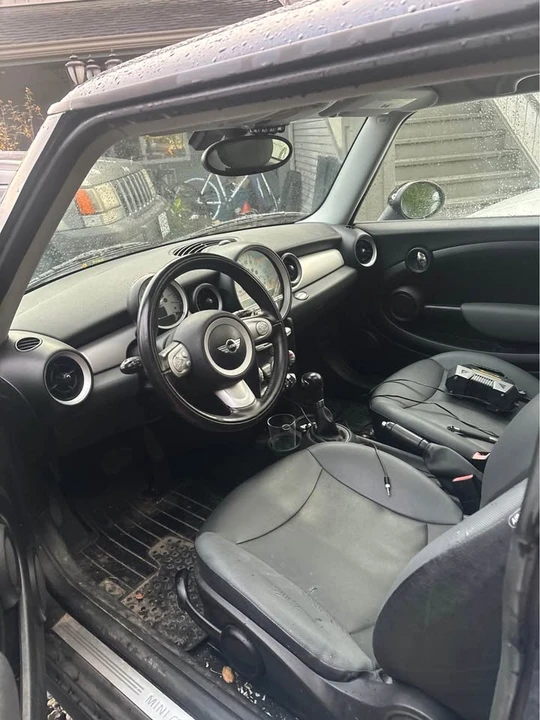 2009 Mini Mini 2nd Gen - Image 2 of 6