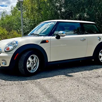 2009 MINI Cooper 2 Dr Hatchback